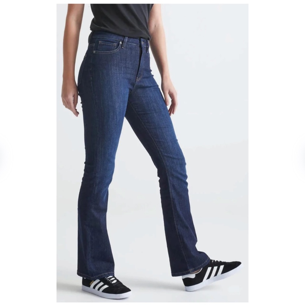 DUER Women's High Rise Boot Cut Denim Pant in Medium Stone. 27" x 32" - Picture 3 of 5